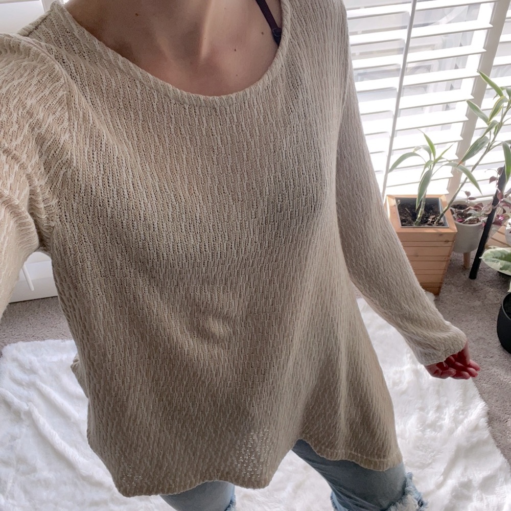 Tan and white knitted long sleeve
